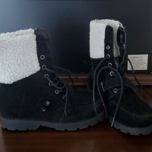 Girls boots